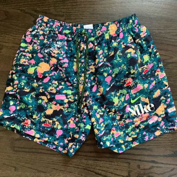 Men’s Nike Athletic Shorts, Medium - Picture 1 of 3
